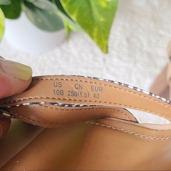 Coach Kiki Heels NWOT - Picture 6 of 10